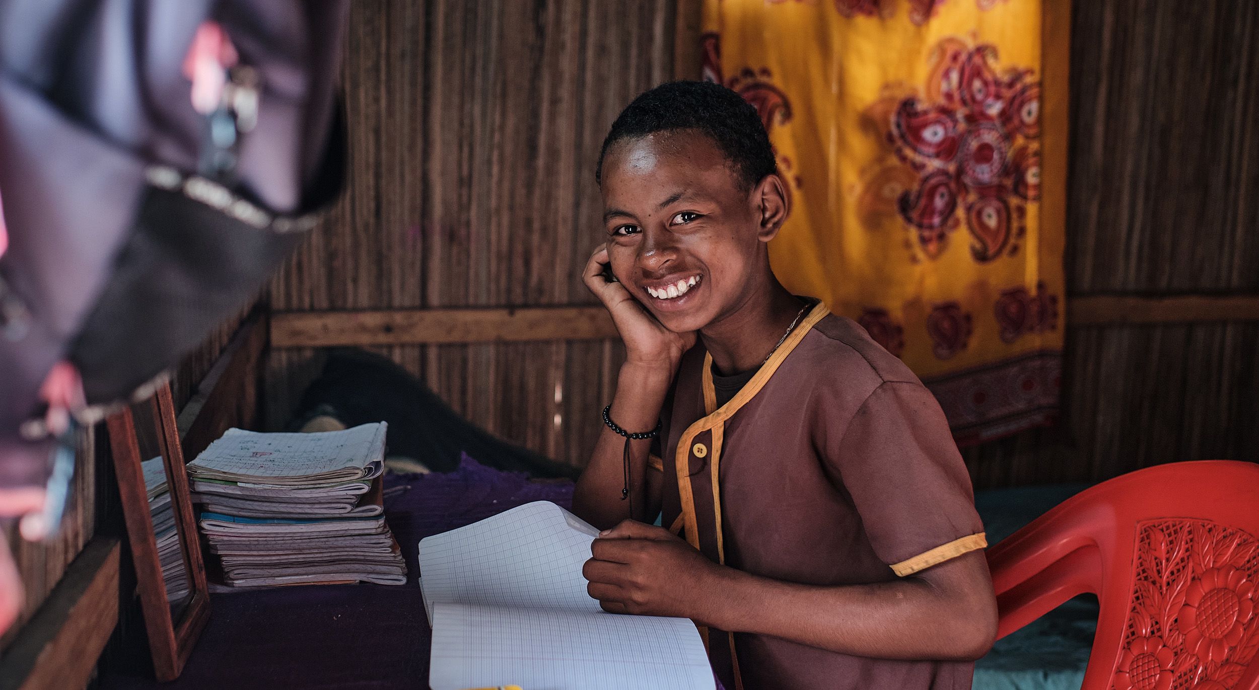 Roddy*, 12, at home in Madagascar | Photo: iAko Randrianarivelo/ Save the Children